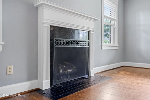2609 Landor Ave, Louisville, KY 40205