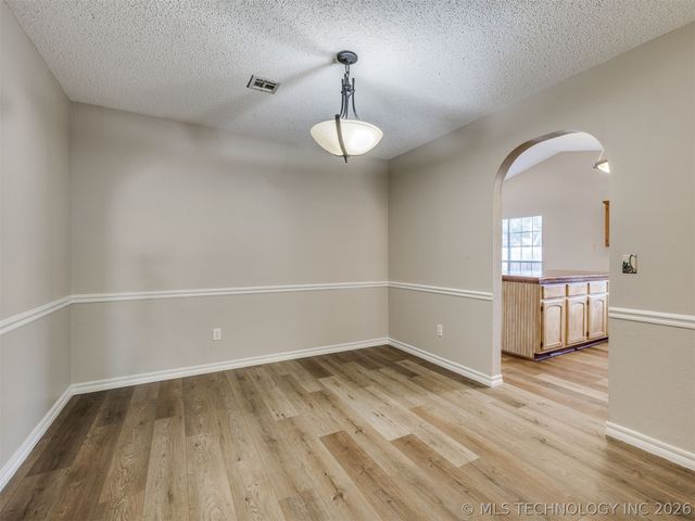 4212 S Oak Avenue, Broken Arrow, OK 74011