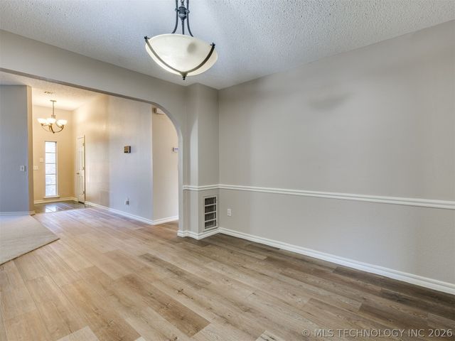 4212 S Oak Avenue, Broken Arrow, OK 74011