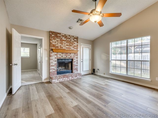 4212 S Oak Avenue, Broken Arrow, OK 74011