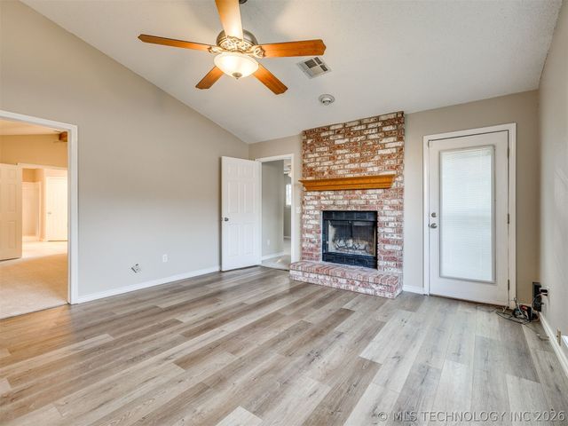 4212 S Oak Avenue, Broken Arrow, OK 74011