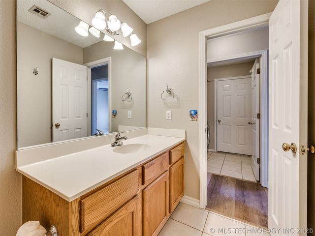 4212 S Oak Avenue, Broken Arrow, OK 74011