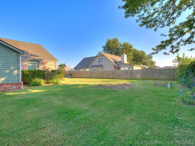 4212 S Oak Avenue, Broken Arrow, OK 74011