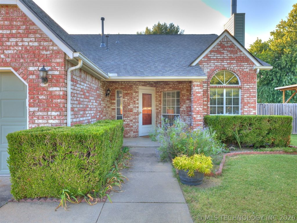 4212 S Oak Avenue, Broken Arrow, OK 74011