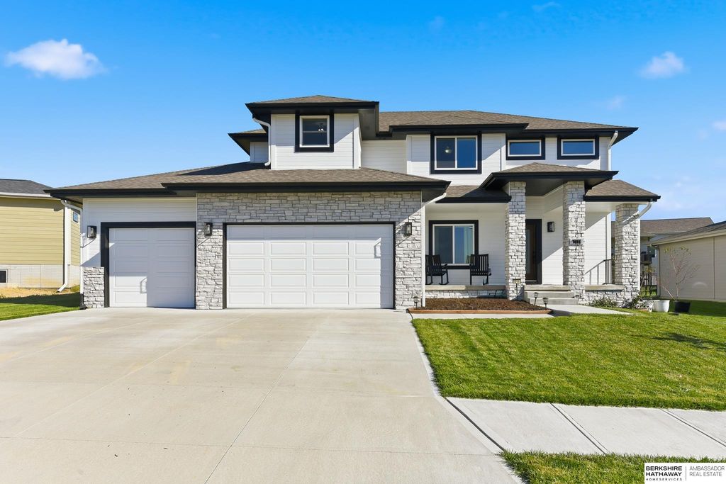 12111 S 207 Street, Gretna, NE 68028