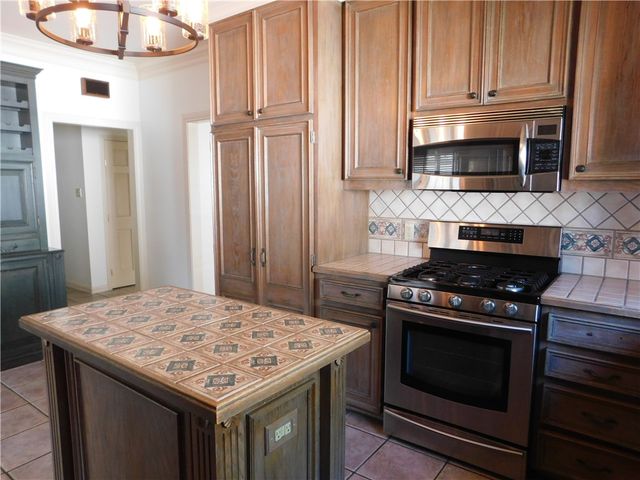 325 Del Mar Blvd, Corpus Christi, TX 78404