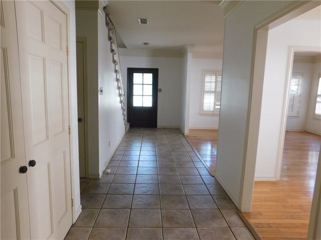325 Del Mar Blvd, Corpus Christi, TX 78404