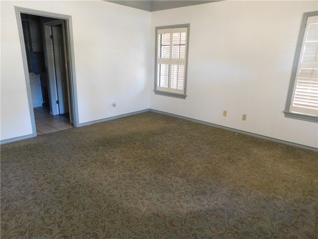 325 Del Mar Blvd, Corpus Christi, TX 78404