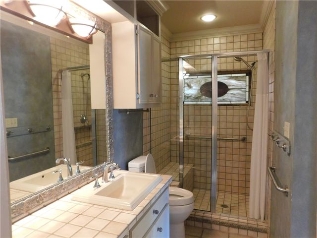 325 Del Mar Blvd, Corpus Christi, TX 78404