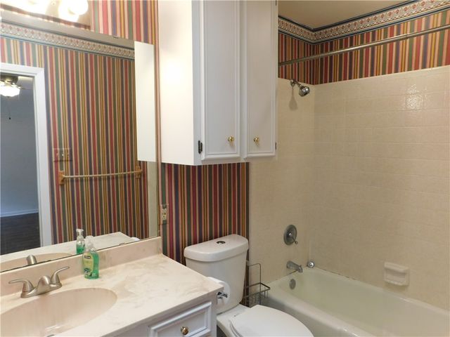 325 Del Mar Blvd, Corpus Christi, TX 78404