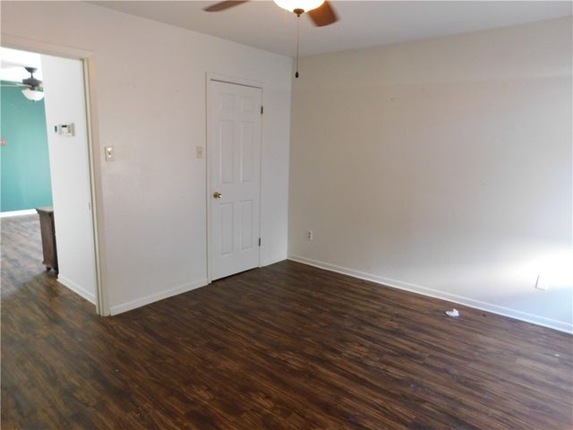 325 Del Mar Blvd, Corpus Christi, TX 78404