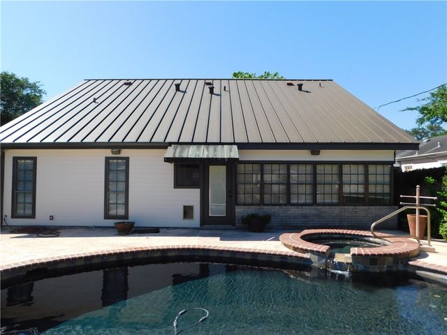325 Del Mar Blvd, Corpus Christi, TX 78404