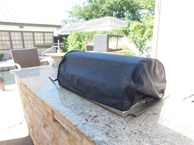 325 Del Mar Blvd, Corpus Christi, TX 78404