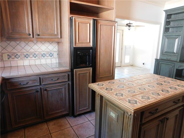 325 Del Mar Blvd, Corpus Christi, TX 78404