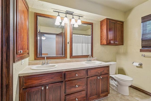 2505 NW 55th Place, Oklahoma City, OK 73112