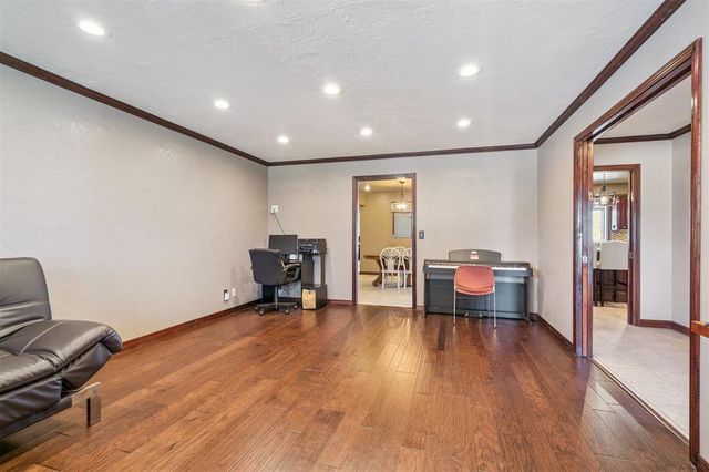 2505 NW 55th Place, Oklahoma City, OK 73112