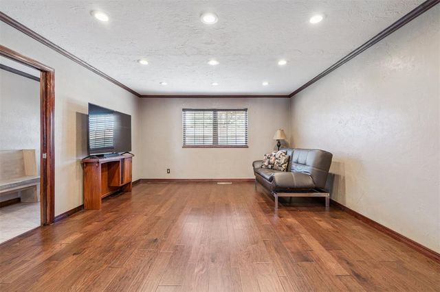 2505 NW 55th Place, Oklahoma City, OK 73112