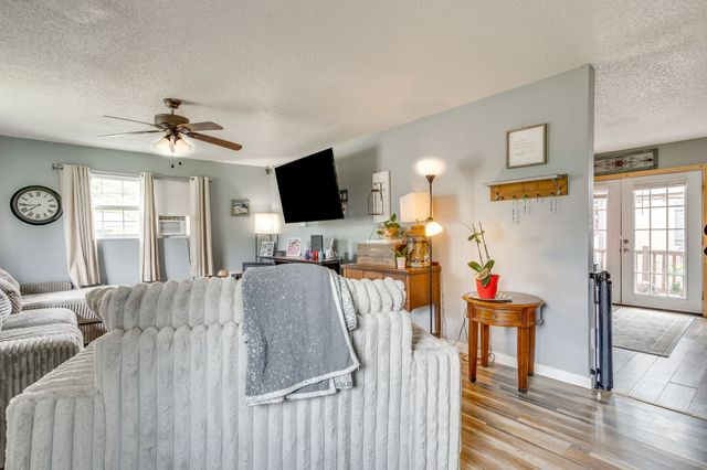 203 E Henderson Street, Itasca, TX 76055