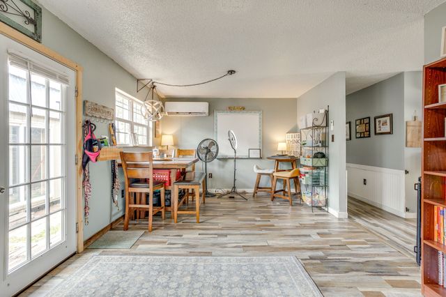 203 E Henderson Street, Itasca, TX 76055