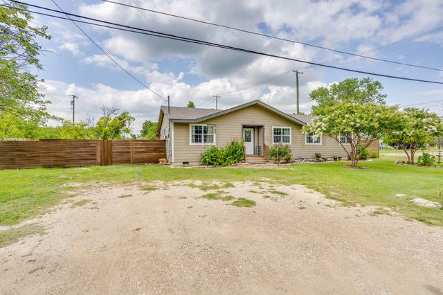 203 E Henderson Street, Itasca, TX 76055