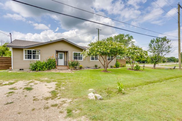 203 E Henderson Street, Itasca, TX 76055