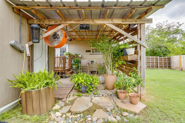 203 E Henderson Street, Itasca, TX 76055