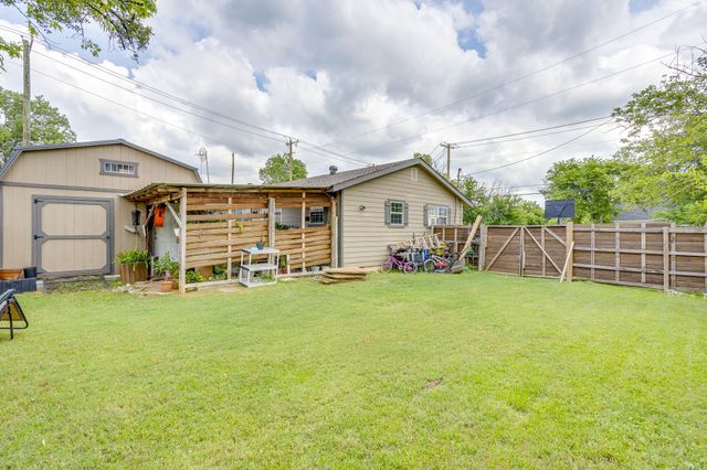 203 E Henderson Street, Itasca, TX 76055