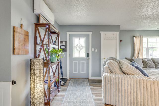 203 E Henderson Street, Itasca, TX 76055