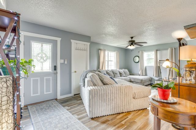 203 E Henderson Street, Itasca, TX 76055