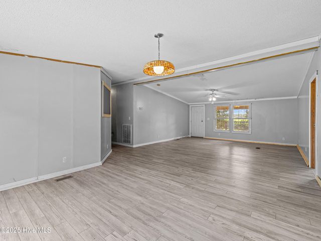 3637 Lynn Avenue, Castle Hayne, NC 28429