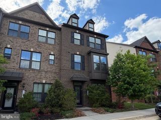 22265 SIMS TER, Ashburn, VA 20148