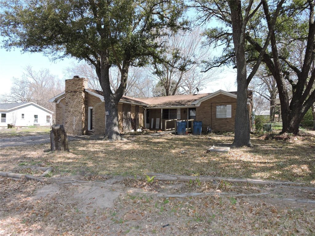 210 N College Street, Malakoff, TX 75148