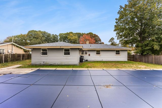 38 Stephen Dr, Brockton, MA 02302