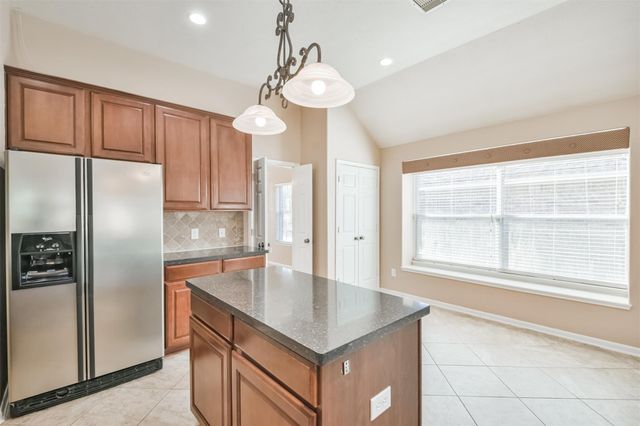 9902 Memorial Crossing Drive, Tomball, TX 77375