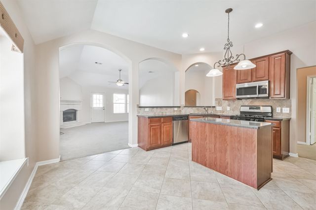 9902 Memorial Crossing Drive, Tomball, TX 77375
