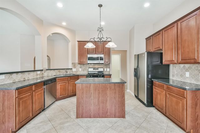 9902 Memorial Crossing Drive, Tomball, TX 77375