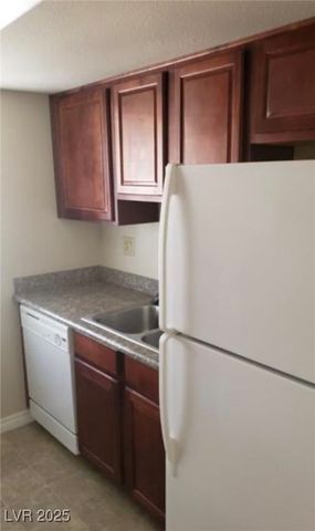 5295 Indian River Drive 305, Las Vegas, NV 89103