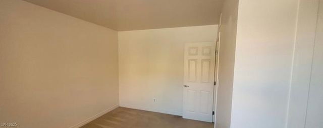 5295 Indian River Drive 305, Las Vegas, NV 89103