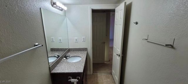 5295 Indian River Drive 305, Las Vegas, NV 89103