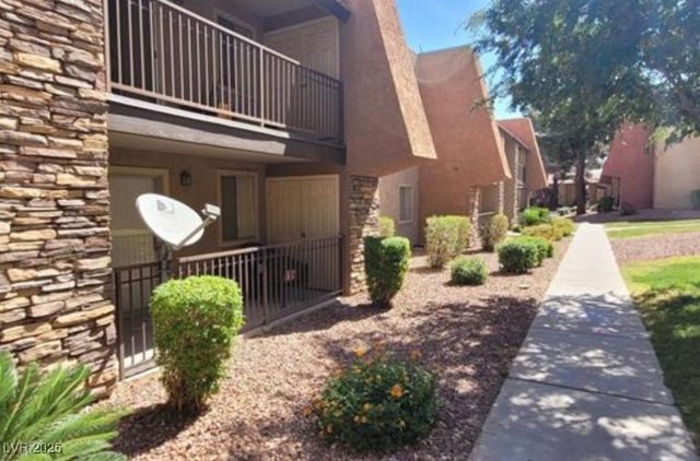 5295 Indian River Drive 305, Las Vegas, NV 89103