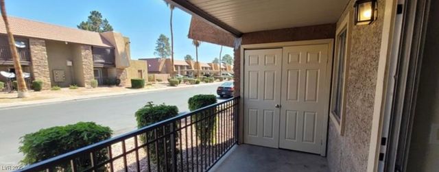 5295 Indian River Drive 305, Las Vegas, NV 89103