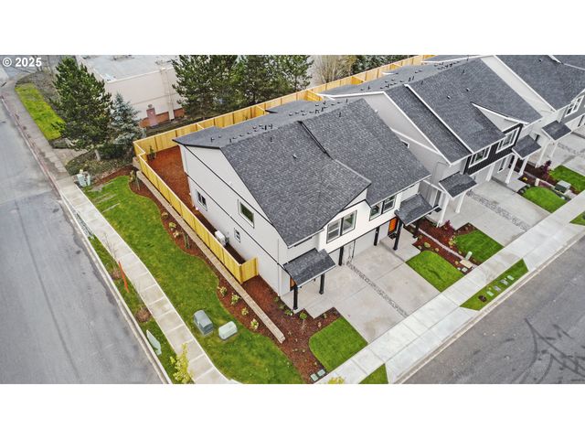 13501 Ne 86th St 122, Vancouver, WA 98682