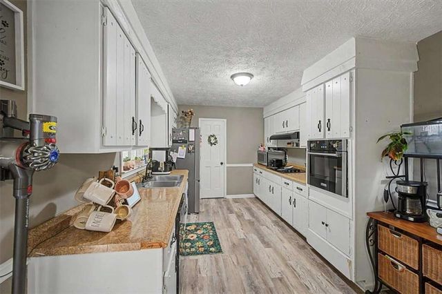 4 Shadowood Court, Silver Creek, GA 30173