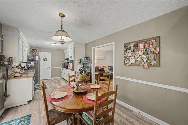 4 Shadowood Court, Silver Creek, GA 30173