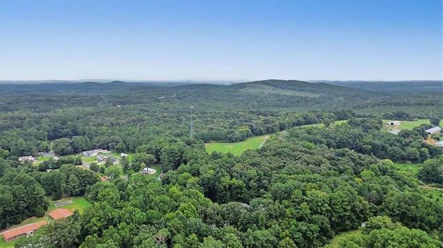 4 Shadowood Court, Silver Creek, GA 30173