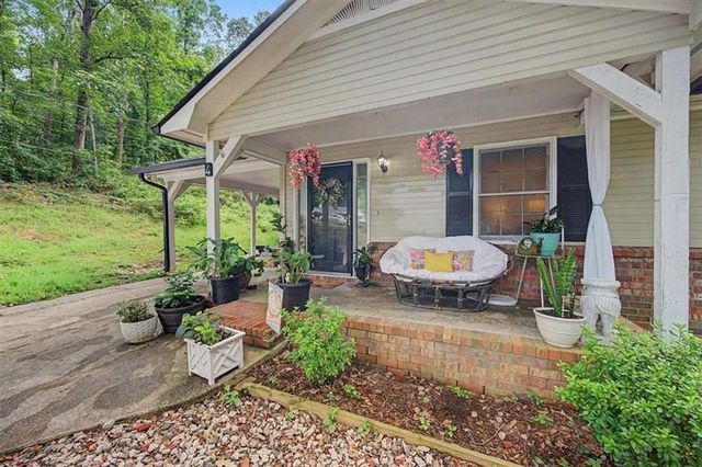 4 Shadowood Court, Silver Creek, GA 30173