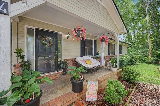 4 Shadowood Court, Silver Creek, GA 30173