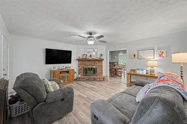 4 Shadowood Court, Silver Creek, GA 30173