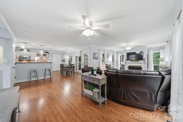 6253 Riviera Run Estates Drive, Hickory, NC 28601