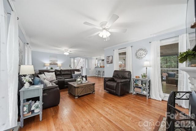 6253 Riviera Run Estates Drive, Hickory, NC 28601